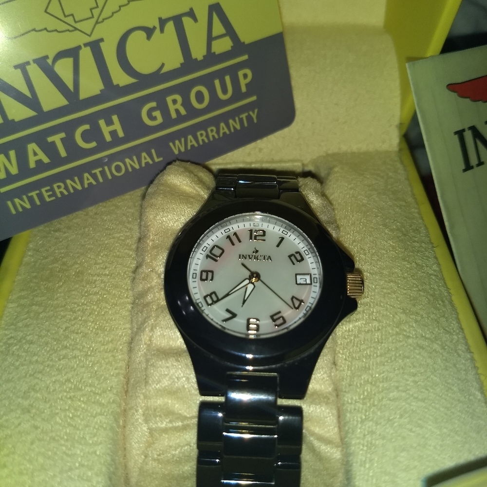 Invicta woman's ceramic watch - Picture 3 of 6